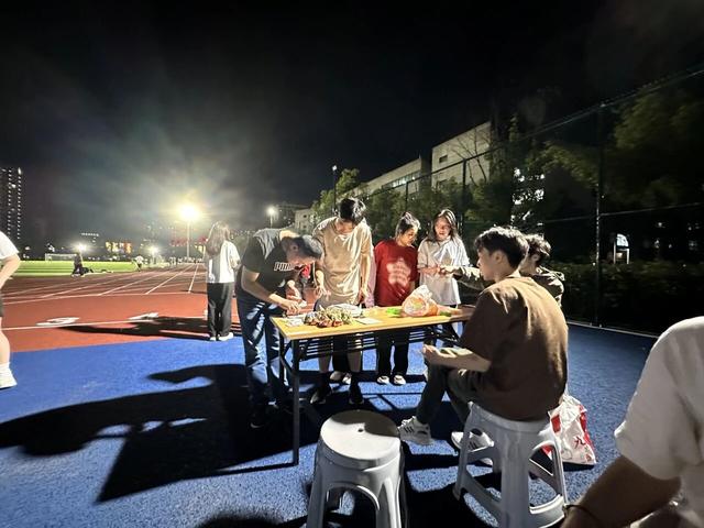 。